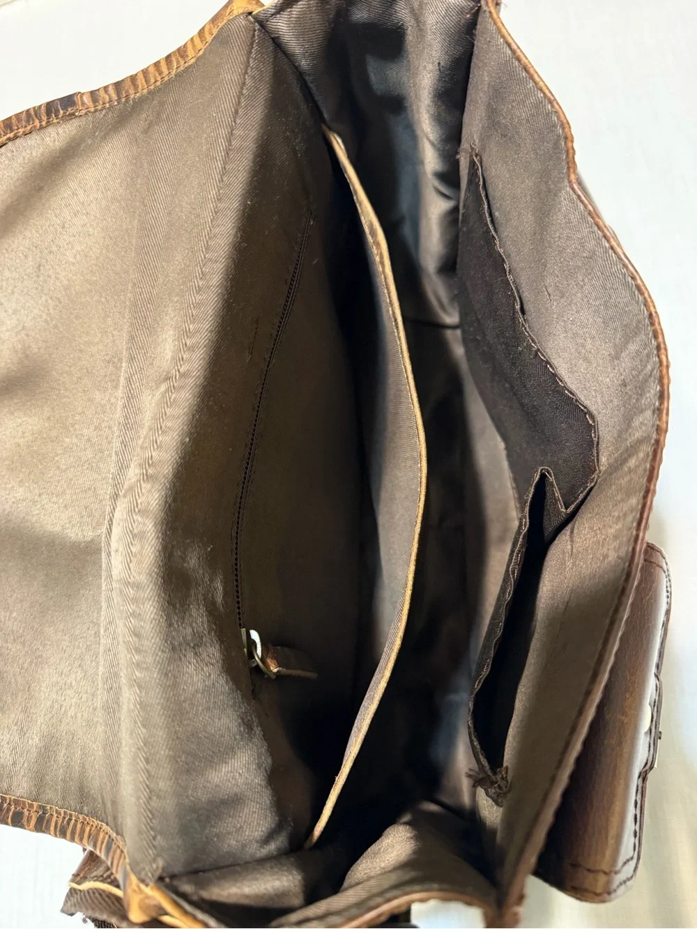 Men's Brown Top Grain Leather Messenger Bag - Rugged Vintage Style